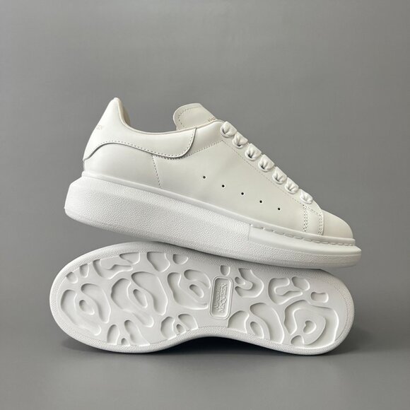 Alexander McQueen Womens Sneakers in White - Picture 6 of 9